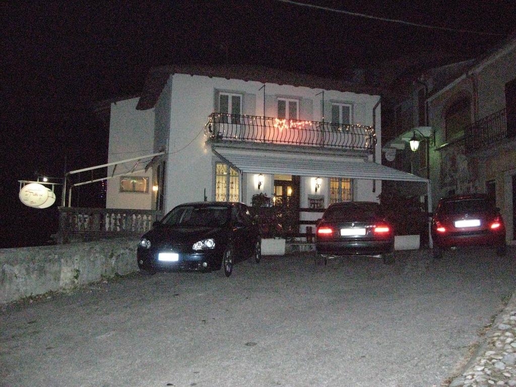 Locanda Del Pittore Arcumeggia Exterior foto
