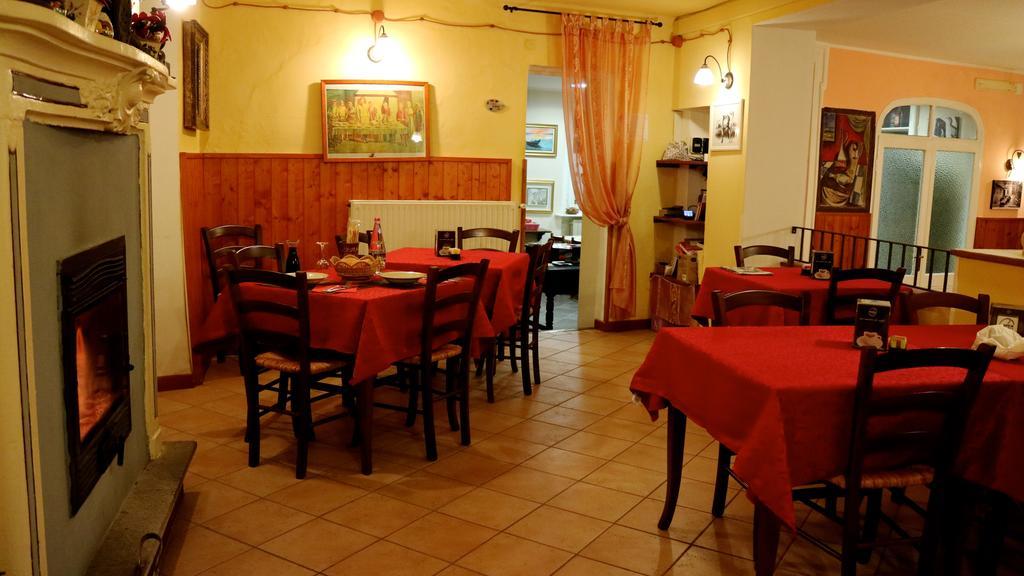 Locanda Del Pittore Arcumeggia Exterior foto